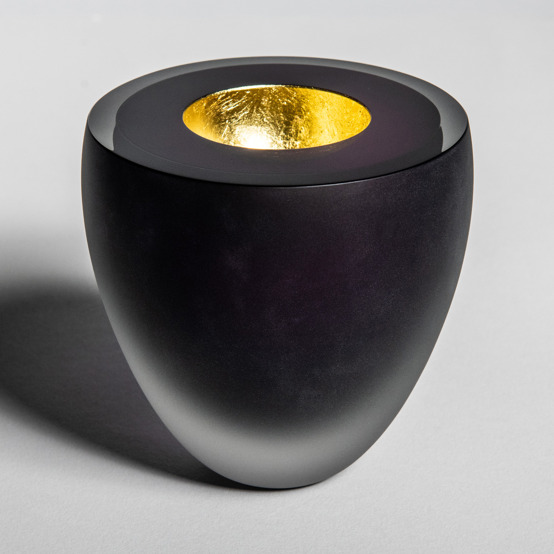Gorudo Vase in purple by Notarianni Glass